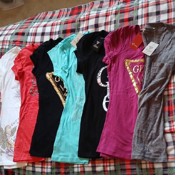 Bundle (7) GUESS Graphic Tee's NWT - Picture 1 of 5